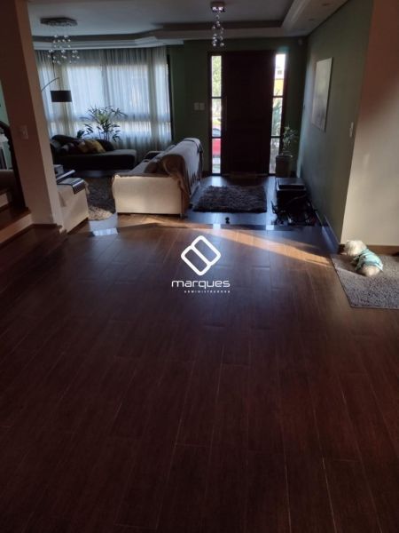 Casa com 3 quartos, 3 banheiros e 285m² à venda no bairro Três Vendas, Pelotas