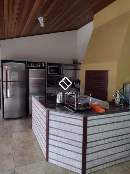 Casa com 3 quartos, 3 banheiros e 285m² à venda no bairro Três Vendas, Pelotas