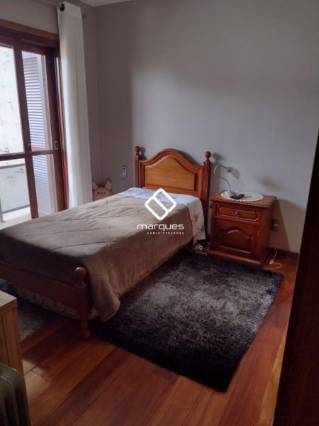 Casa com 3 quartos, 3 banheiros e 285m² à venda no bairro Três Vendas, Pelotas