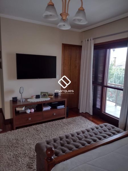 Casa com 3 quartos, 3 banheiros e 285m² à venda no bairro Três Vendas, Pelotas