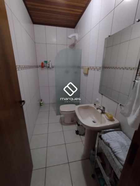 Casa com 3 quartos, 3 banheiros e 285m² à venda no bairro Três Vendas, Pelotas