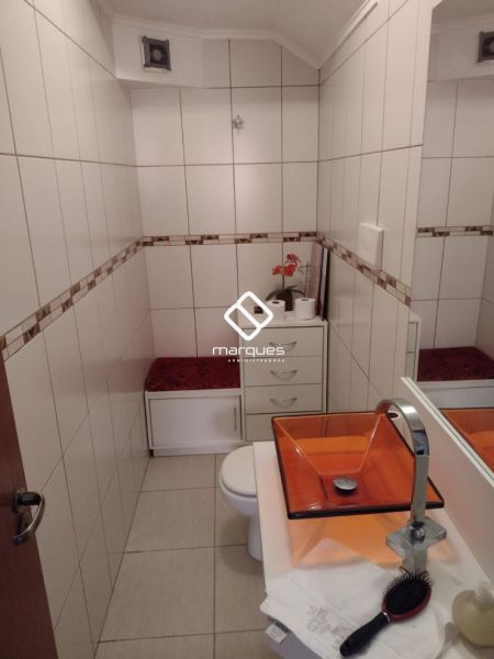Casa com 3 quartos, 3 banheiros e 285m² à venda no bairro Três Vendas, Pelotas