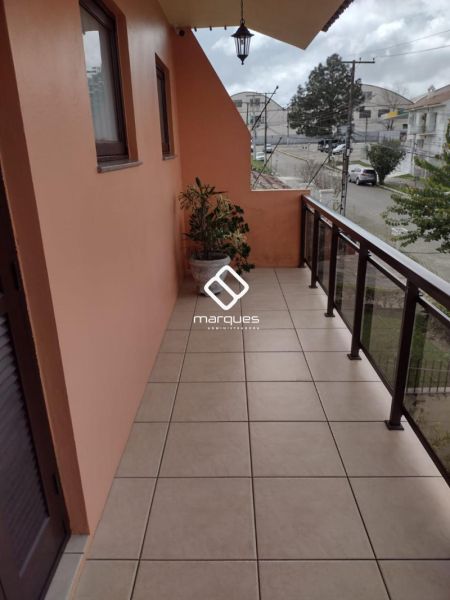 Casa com 3 quartos, 3 banheiros e 285m² à venda no bairro Três Vendas, Pelotas