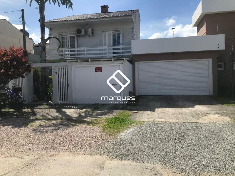 Sobrado com 3 quartos, 2 banheiros e 198m² à venda no bairro Três Vendas, Pelotas