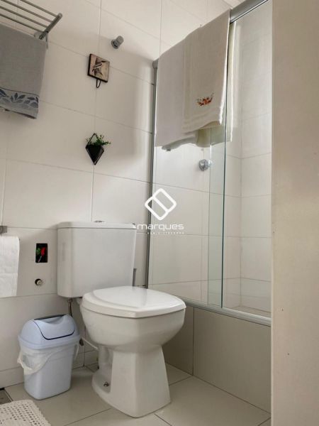 Sobrado com 3 quartos, 2 banheiros e 198m² à venda no bairro Três Vendas, Pelotas
