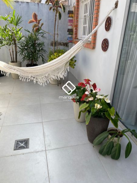 Sobrado com 3 quartos, 2 banheiros e 198m² à venda no bairro Três Vendas, Pelotas