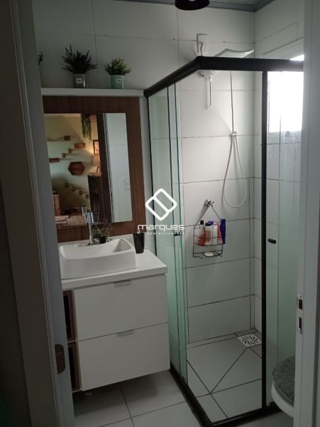 Apartamento com 2 quartos, 1 banheiro e 48m² à venda no bairro Sítio Floresta, Pelotas
