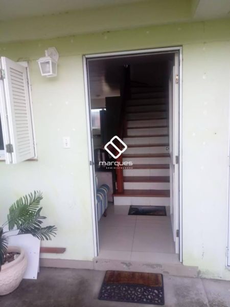 Casa com 2 quartos, 2 banheiros e 85m² à venda no bairro Três Vendas, Pelotas