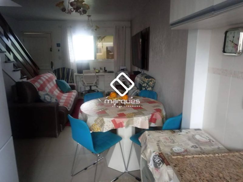 Casa com 2 quartos, 2 banheiros e 85m² à venda no bairro Três Vendas, Pelotas