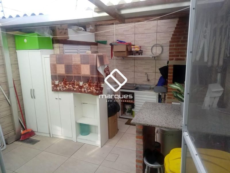 Casa com 2 quartos, 2 banheiros e 85m² à venda no bairro Três Vendas, Pelotas