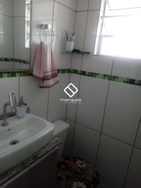 Casa com 2 quartos, 2 banheiros e 85m² à venda no bairro Três Vendas, Pelotas