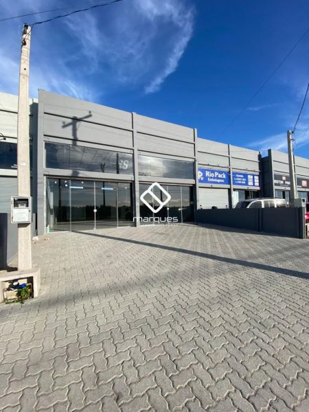 Prédio Comercial com 2 banheiros e 250m² à venda no bairro Três Vendas, Pelotas