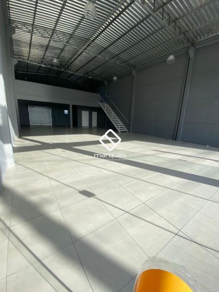 Prédio Comercial com 2 banheiros e 250m² à venda no bairro Três Vendas, Pelotas