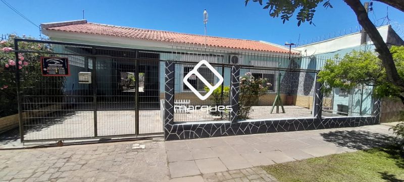 Casa com 2 quartos, 2 banheiros e 150m² à venda no bairro Laranjal, Pelotas