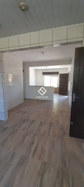 Casa com 2 quartos, 2 banheiros e 150m² à venda no bairro Laranjal, Pelotas