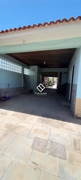 Casa com 2 quartos, 2 banheiros e 150m² à venda no bairro Laranjal, Pelotas
