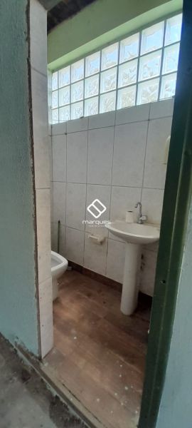 Casa com 2 quartos, 2 banheiros e 150m² à venda no bairro Laranjal, Pelotas