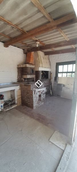 Casa com 2 quartos, 2 banheiros e 150m² à venda no bairro Laranjal, Pelotas