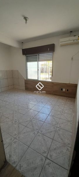 Casa com 2 quartos, 2 banheiros e 150m² à venda no bairro Laranjal, Pelotas