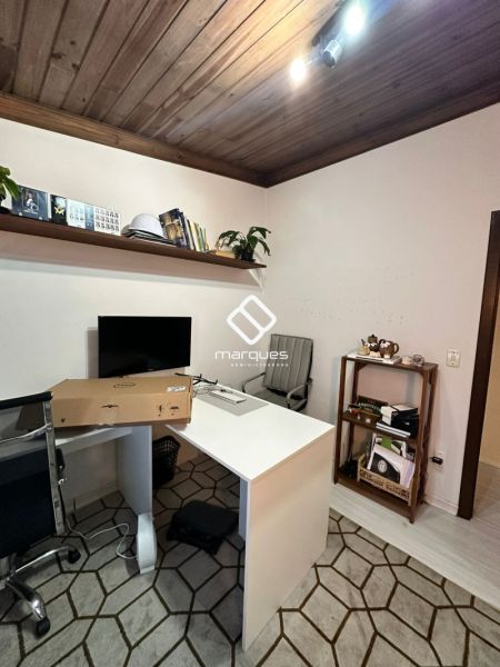 Casa com 3 quartos, 2 banheiros e 98m² à venda no bairro Areal, Pelotas