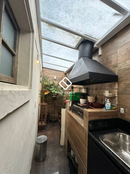 Casa com 3 quartos, 2 banheiros e 98m² à venda no bairro Areal, Pelotas