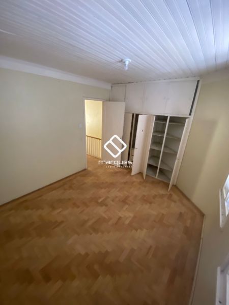 Casa com 3 quartos, 2 banheiros e 142m² à venda no bairro Centro, Pelotas