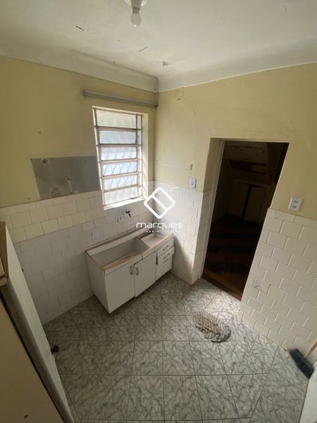 Casa com 3 quartos, 2 banheiros e 142m² à venda no bairro Centro, Pelotas