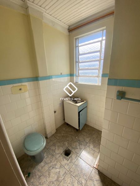 Casa com 3 quartos, 2 banheiros e 142m² à venda no bairro Centro, Pelotas