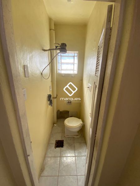 Casa com 3 quartos, 2 banheiros e 142m² à venda no bairro Centro, Pelotas