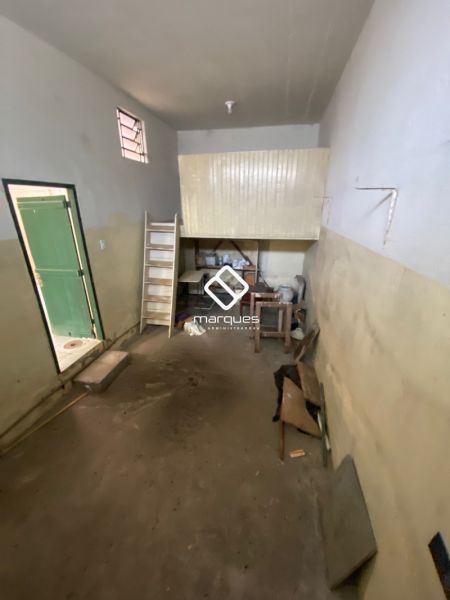 Casa com 3 quartos, 2 banheiros e 142m² à venda no bairro Centro, Pelotas