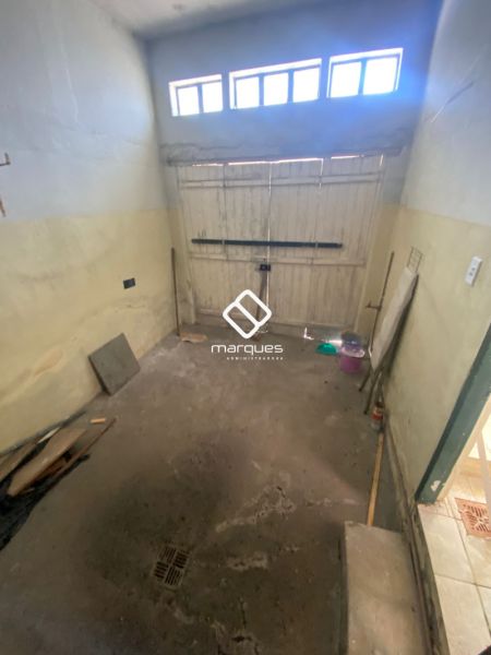 Casa com 3 quartos, 2 banheiros e 142m² à venda no bairro Centro, Pelotas