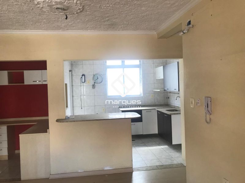 Apartamento com 3 quartos, 1 banheiro e 84m² à venda no bairro Centro, Pelotas