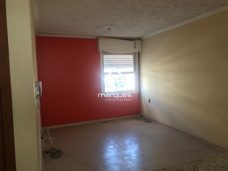 Apartamento com 3 quartos, 1 banheiro e 84m² à venda no bairro Centro, Pelotas