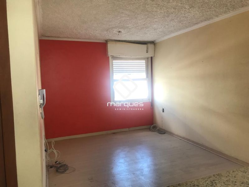 Apartamento com 3 quartos, 1 banheiro e 84m² à venda no bairro Centro, Pelotas
