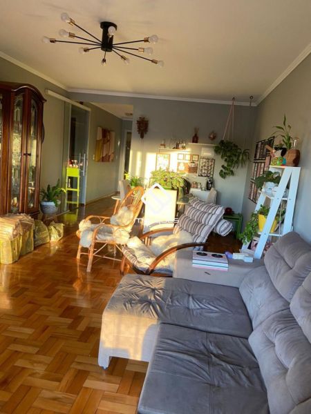 Apartamento com 3 quartos, 3 banheiros e 130m² à venda no bairro Três Vendas, Pelotas
