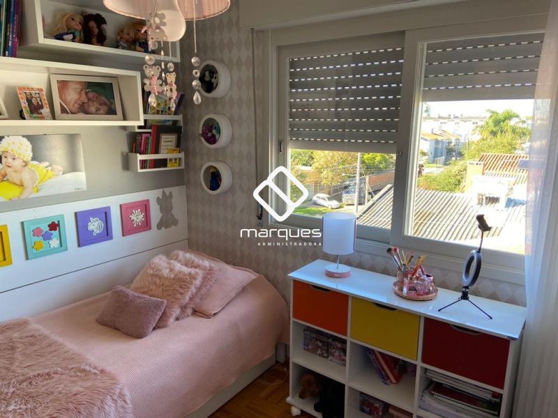 Apartamento com 3 quartos, 3 banheiros e 130m² à venda no bairro Três Vendas, Pelotas