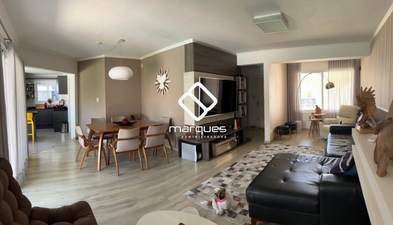 Casa com 3 quartos, 2 banheiros e 265m² à venda no bairro Laranjal, Pelotas