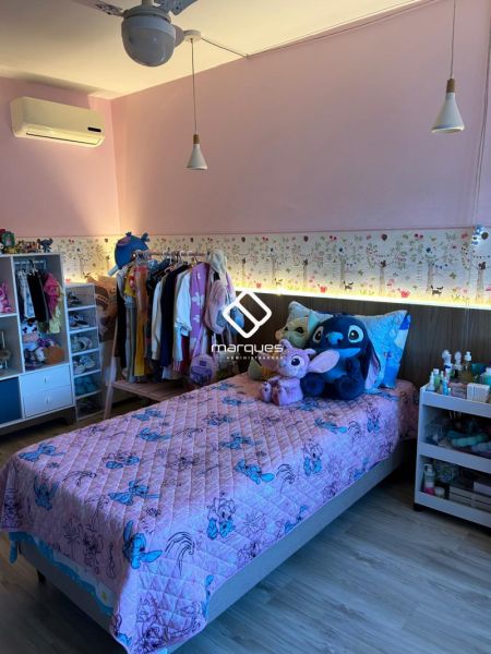 Casa com 3 quartos, 2 banheiros e 265m² à venda no bairro Laranjal, Pelotas