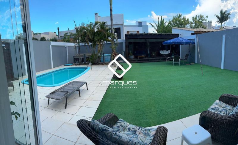 Casa com 3 quartos, 2 banheiros e 265m² à venda no bairro Laranjal, Pelotas