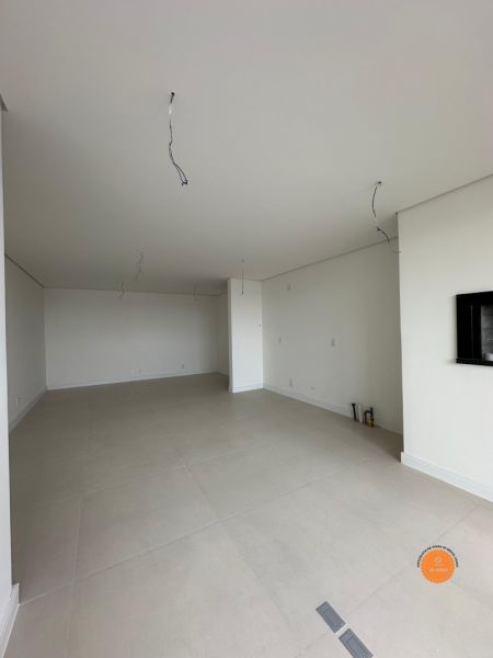 Apartamento com 3 quartos, 1 banheiro e 93m² à venda no bairro Centro, Pelotas