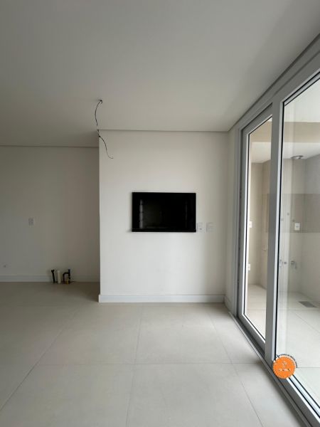 Apartamento com 3 quartos, 1 banheiro e 93m² à venda no bairro Centro, Pelotas