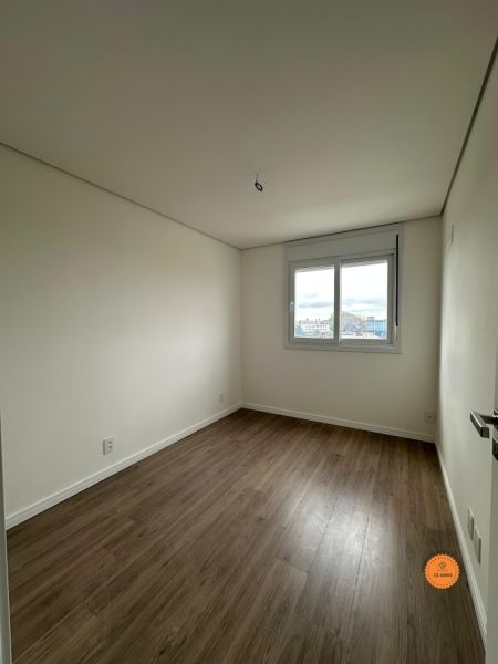 Apartamento com 3 quartos, 1 banheiro e 93m² à venda no bairro Centro, Pelotas