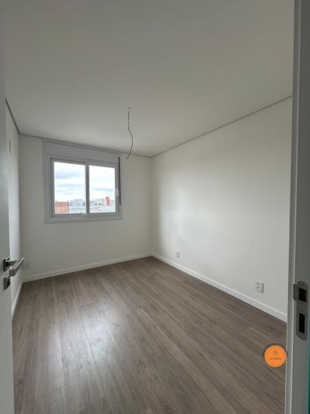 Apartamento com 3 quartos, 1 banheiro e 93m² à venda no bairro Centro, Pelotas