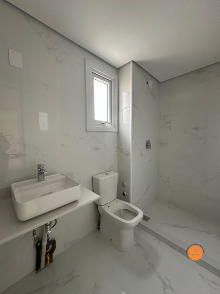 Apartamento com 3 quartos, 1 banheiro e 93m² à venda no bairro Centro, Pelotas