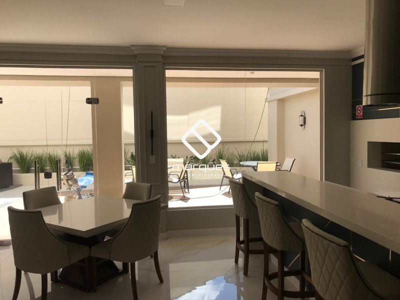 Apartamento com 3 quartos, 1 banheiro e 93m² à venda no bairro Centro, Pelotas