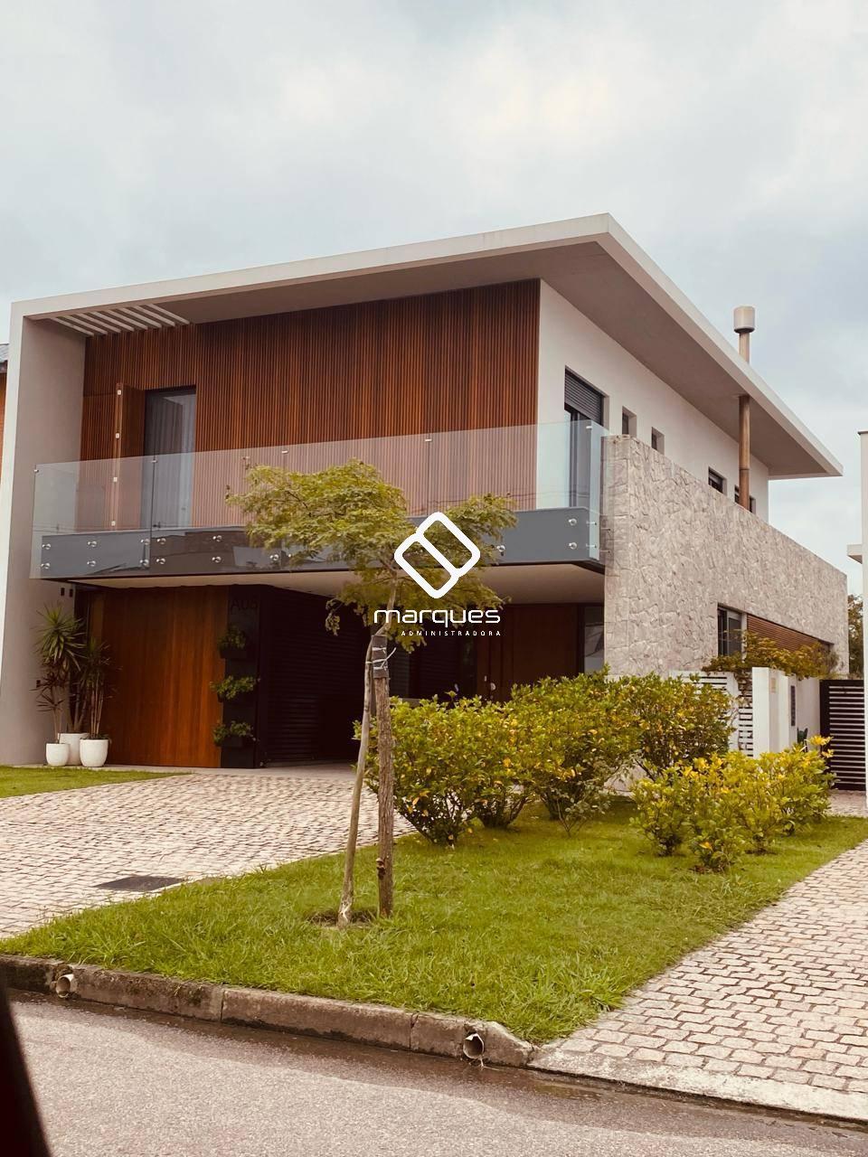 Casa com 4 quartos e 4 banheiros à venda no bairro São Gonçalo, Pelotas