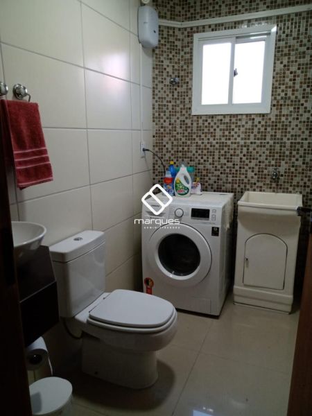 Casa com 3 quartos, 2 banheiros e 135m² à venda no bairro Areal, Pelotas