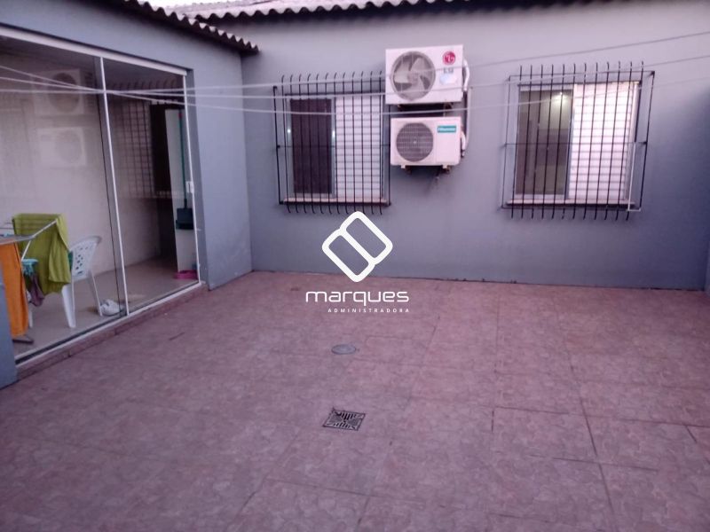 Casa com 3 quartos, 2 banheiros e 135m² à venda no bairro Areal, Pelotas