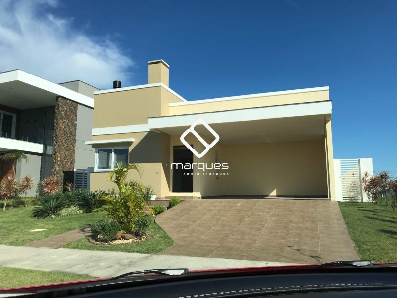 Casa com 3 quartos, 2 banheiros e 175m² à venda no bairro Laranjal, Pelotas