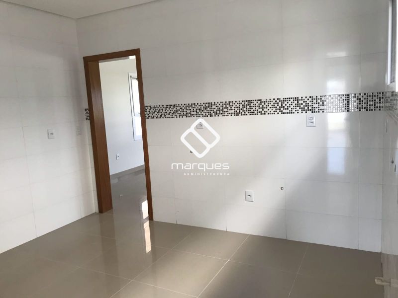 Casa com 3 quartos, 2 banheiros e 175m² à venda no bairro Laranjal, Pelotas